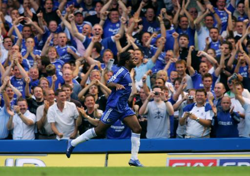 电子竞技2025年-德罗巴迎来十赛季出色发挥,尤文图斯观众热烈欢呼!